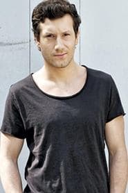 Tomás