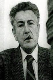 uomo in chiesa