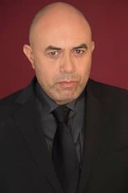 Tío Oscar / Tío Felipe (voice)