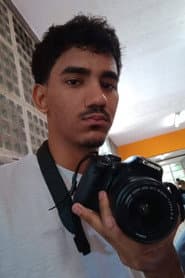 Tomás