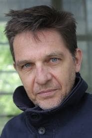 Gareth Jones (voice)