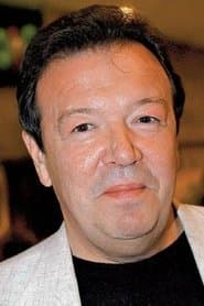 старший пионервожатый Сергей Павлович
