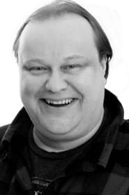 Nuori mies huoltamolla