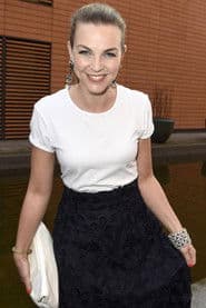 Co-Moderatorin (voice)