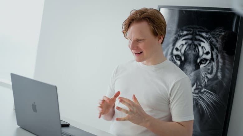 /wURmQ0sBoLjSVOWlvKdjr523pZ0.jpg
